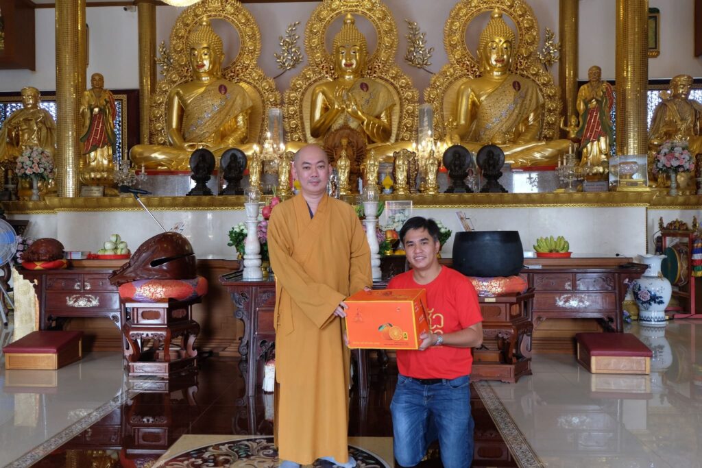 พระอาจารย์วิศวภัทร‬ มณีปัทมเกตุ ประธานมูลนิธิพุทธจักษุวิชชาลัย